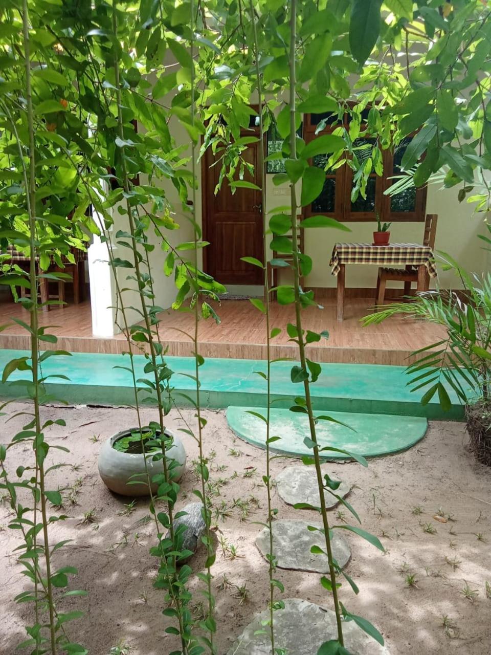 فندق Udesh Guest بولاناروفاي المظهر الخارجي الصورة